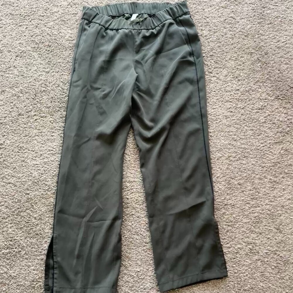 Lululemon On the Right Track Pants Olive Green Side Stripe Size 10‎